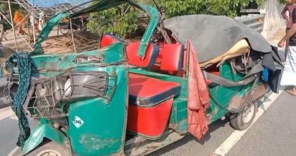 সিরাজগঞ্জে সড়ক দুর্ঘটনায় নিহত ২ আহত ৪ 