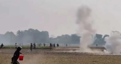 শরীয়তপুরে দু'পক্ষের সংঘর্ষে শতাধিক ককটেল বিস্ফোরণ