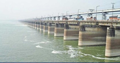 ফারাক্কার বিপরীতে হচ্ছে ২৫ কিলোমিটারের স্থায়ী বাঁধ