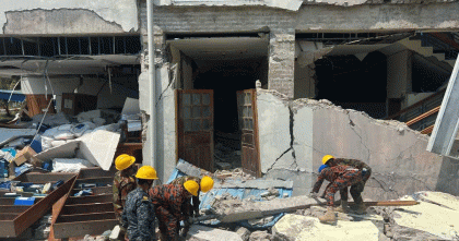 মিয়ানমারে বাংলাদেশ সেনাবাহিনীর উদ্ধার তৎপরতা অব্যাহত