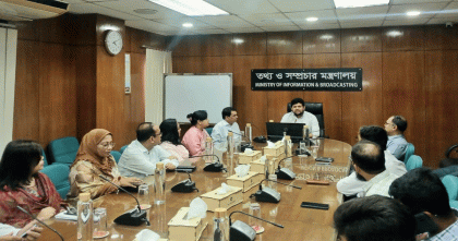 বিদেশি গণমাধ্যমে যেনো দেশের বিরুদ্ধে অপপ্রচার না হয়: তথ্য উপদেষ্টা