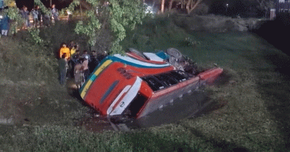 রাজশাহীতে দুটি বাস ও ট্রাকের সংঘর্ষে ৩ জন নিহত