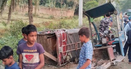ঝিনাইদহে সড়ক দুর্ঘটনায় মা ও ছেলে নিহত