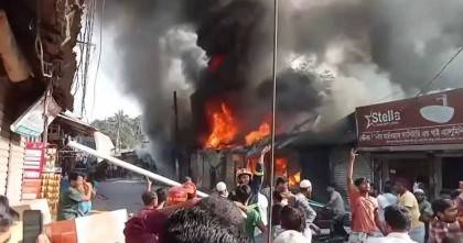 চাঁদপুরের মুন্সিরহাট বাজারে ভয়াবহ অগ্নিকাণ্ড