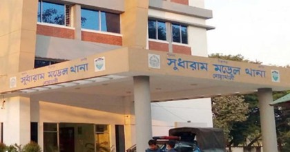 থানার সামনে ট্রাক চাপায় সিএনজি চালকের মৃত্যু