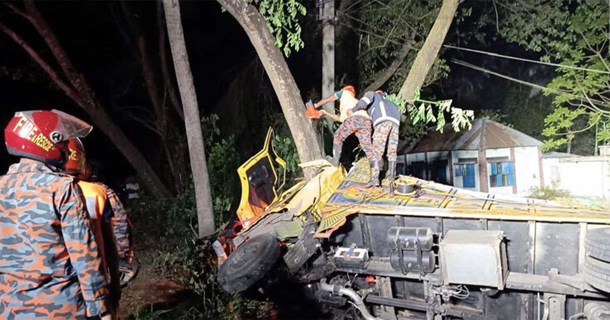 ফরিদপুরে সড়ক দুর্ঘটনায় দুইজনের মৃত্যু