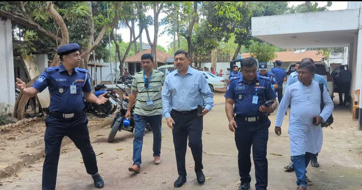 চোরাচালান ও মানবপাচারকারীদের বিরুদ্ধে নোট নিচ্ছি- সবরাষ্ট্র সচিব
