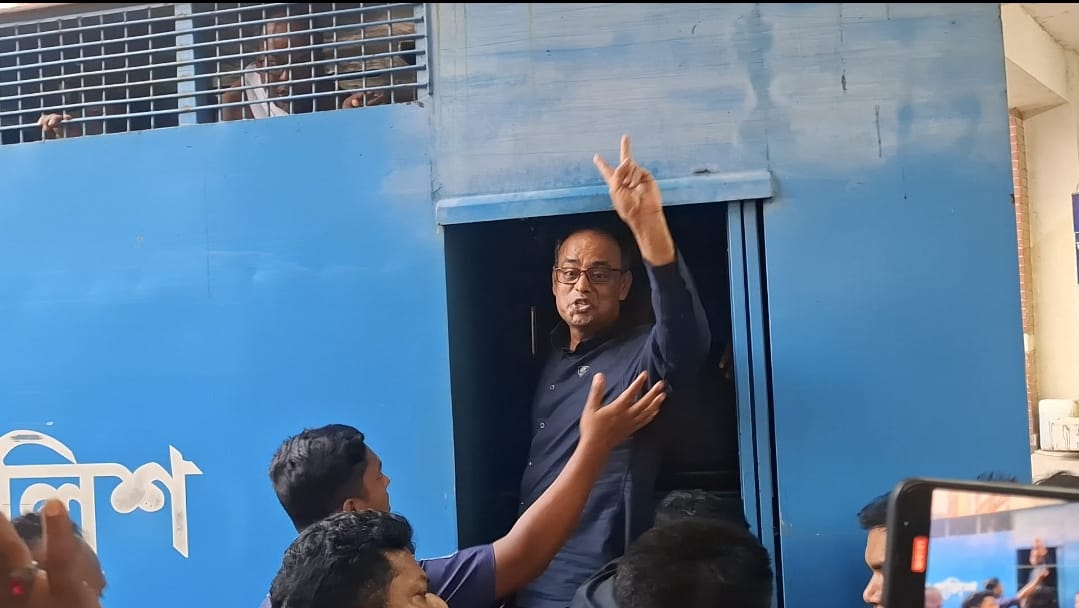 মানিকগঞ্জে আ.লীগের ৮ নেতাকে কারাগারে