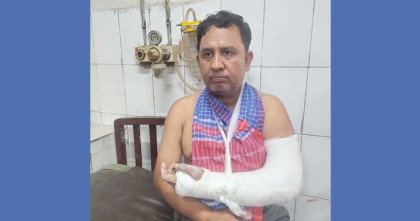 সিংগাইরে সংবাদ প্রকাশের জেরে সাংবাদিকের উপর সন্ত্রাসী হামলা