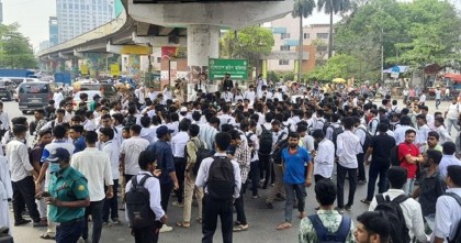 রাজধানীতে পলিটেকনিক শিক্ষার্থীদের আন্দোলন: ছয় দফা দাবিতে সাতরাস্তা অবরোধ