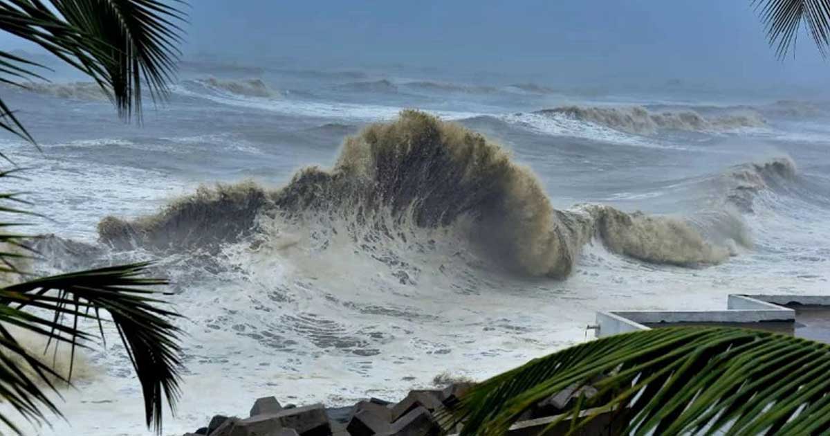 ঢাকাসহ ১২ অঞ্চলের উপর দিয়ে বয়ে যেতে পারে ঝড়