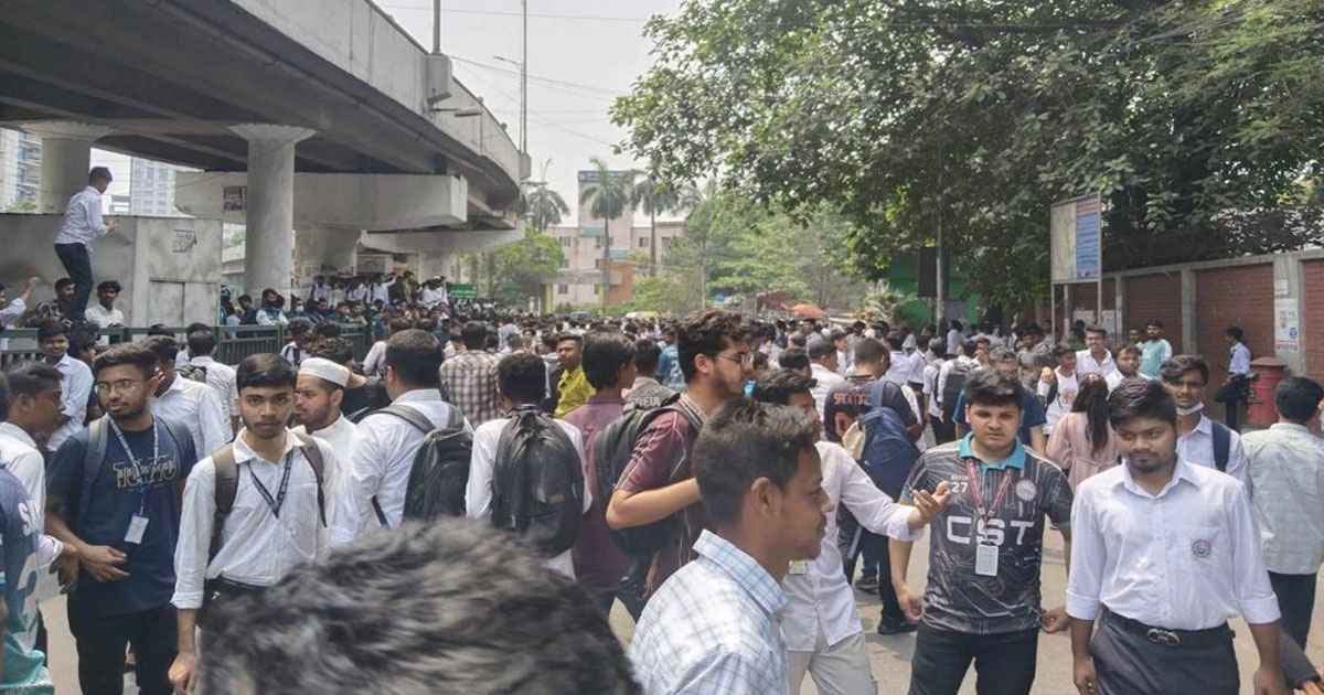 শিক্ষা উপদেষ্টার সঙ্গে পলিটেকনিক শিক্ষার্থীদের বৈঠক চলছে