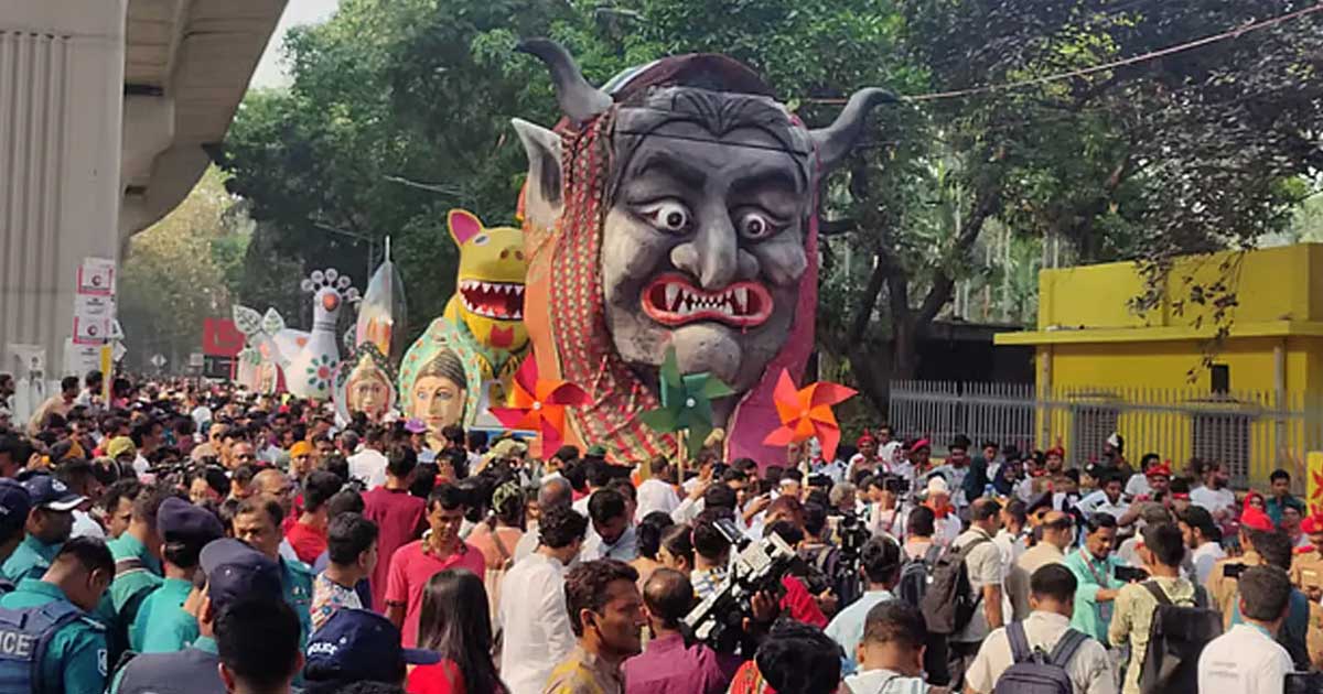 ‘শোভাযাত্রার পেছনের শিল্পীদের বিদেশ থেকে হুমকি’