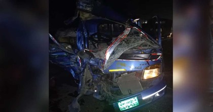 মাধবপুরে ট্রাক-পিকআপের মুখোমুখি সংঘর্ষ, নিহত ৪