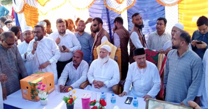 বিএসএফের গুলিতে নিহত হাসিনুরের বাড়িতে জামাতের আমির ডা.শফিকুর রহমান