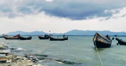 নাফ নদী থেকে দুই জেলেকে ধরে নিয়ে গেছে আরাকান আর্মি 