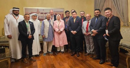 কাতারে শীর্ষস্থানীয় বিনিয়োগকারীদের সঙ্গে প্রধান উপদেষ্টার বৈঠক