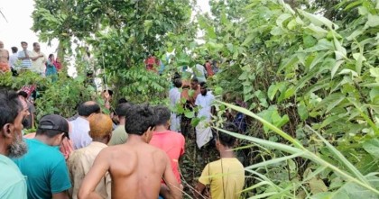 মাদারীপুরে পরিত্যক্ত জমিতে পাওয়া গেল যুবকের গলাকাটা মরদেহ