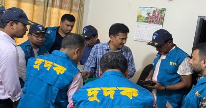 ঘুষ গ্রহণকালে হাতেনাতে গ্রেপ্তার ডিএসসিসির ওয়ার্ড সচিব