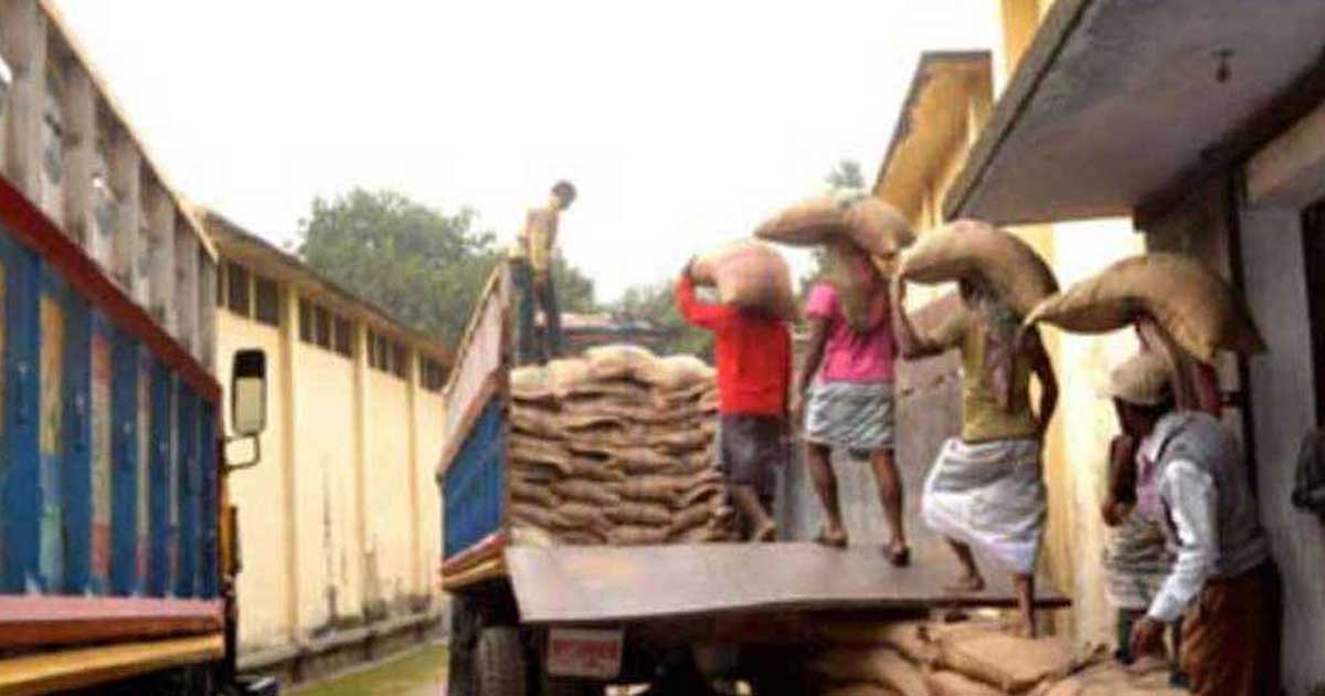 সরকারি গুদামে চাল না দেওয়ায় ৪৪ চালকলের নিবন্ধন বাতিল
