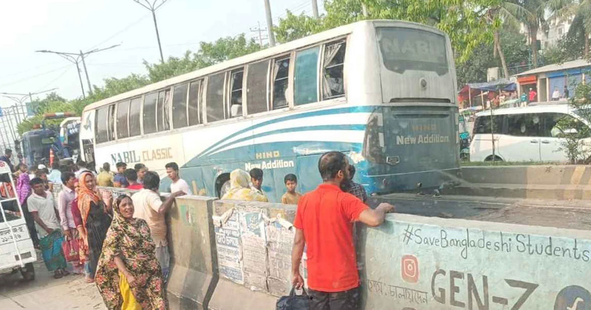 সাভারে পৃথক সড়ক দুর্ঘটনায় নিহত ৩