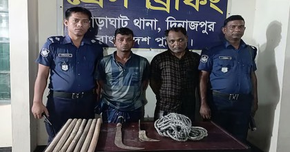 যাত্রীবাহী মাইক্রোবাস ভেবে পুলিশের গাড়িতে ডাকাতির চেষ্টা, দুজন গ্রেপ্তার