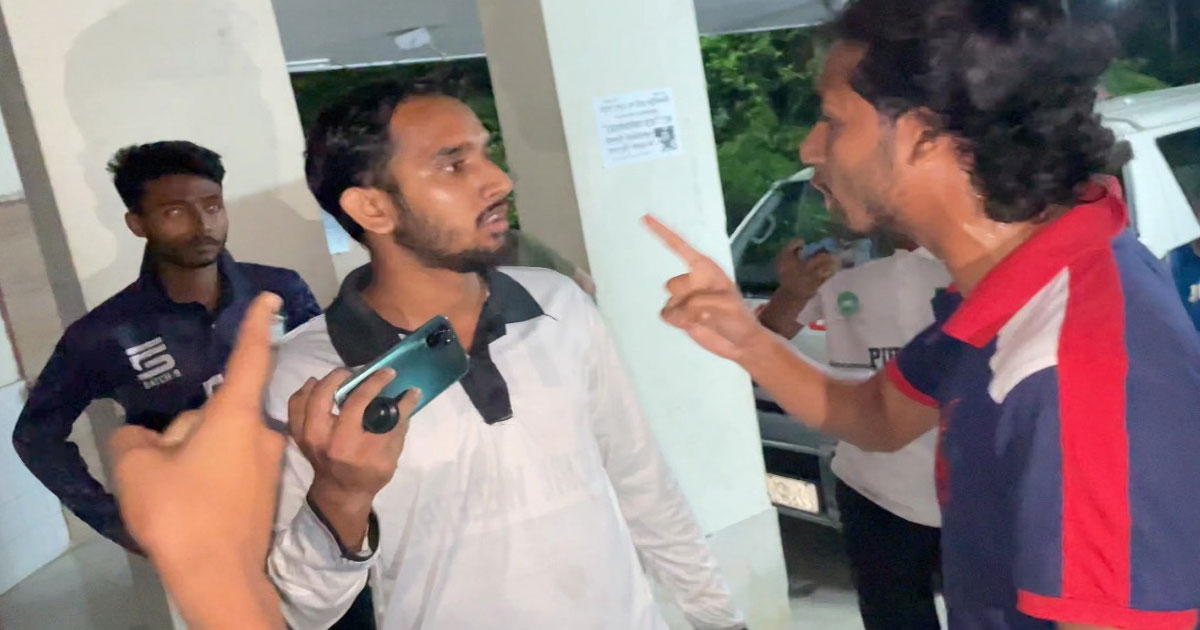 ইবিতে পেশাগত দায়িত্ব পালনে সাংবাদিককে সহ-সমন্বয়কের বাঁধা