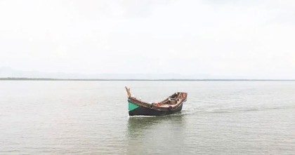 নাফ নদ থেকে চার জেলেকে নিয়ে গেছে আরাকান আর্মি
