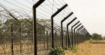 দিনাজপুরে দুই কৃষককে বিএসএফ ধরে নিয়ে যাওয়ায় পাল্টা দুই ভারতীয়কে ধরে এনেছে গ্রামবাসী