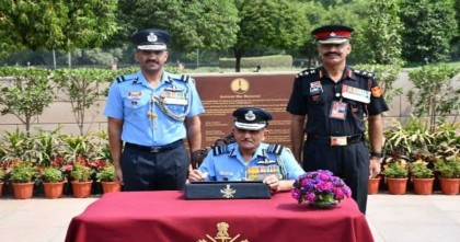পাকিস্তানের ধাওয়া খেয়ে চাকরি হারালেন ভারতের বিমান বাহিনীর উপপ্রধান