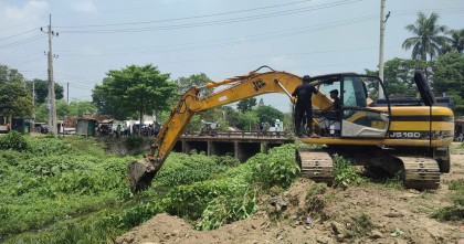অবশেষে পাবনা শহর অংশে ইছামতী নদী খনন শুরু: উচ্ছসিত নদীপাড়ের মানুষ
