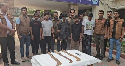 ঢাকা-মাওয়া এক্সপ্রেসওয়েতে ব্যারিকেড দিয়ে ডাকাতির চেষ্টা, গ্রেপ্তার ৫