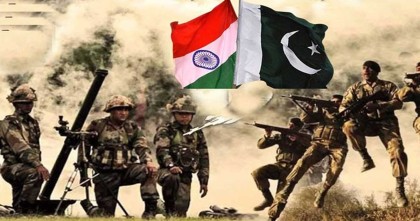 হামলার সময় বেশ কয়েকজন ভারতীয় সৈন্যকে আটক করছে পাকিস্তান