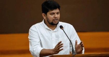 জোড়াতালি দিয়ে গণতান্ত্রিক রূপান্তর সম্ভব নয়: তথ্য উপদেষ্টা