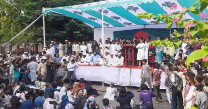 ‘শাহবাগ ব্লকেড’ কর্মসূচির ঘোষণা হাসনাত আব্দুল্লাহর
