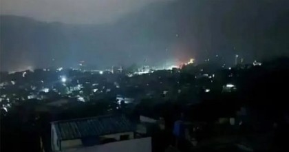 ভারত বলছে জম্মু এবং পাঠানকোটে সামরিক স্থাপনায় হামলা চালিয়েছে পাকিস্তান;অস্বীকার করছে ইসলামাবাদ 