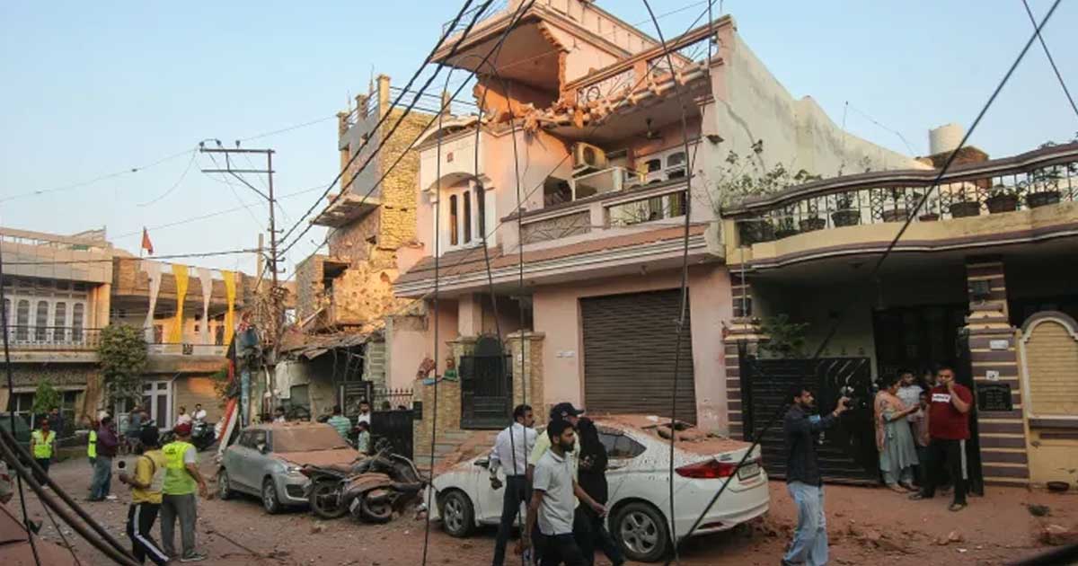 ভারতের সীমান্ত এলাকায় নিহত ২২, হাজারো মানুষ ঘরছাড়া