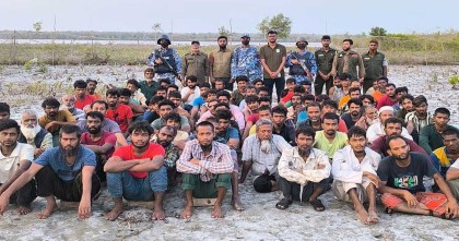 বিএসএফের রেখে যাওয়া ৮১ জনকে শ্যামনগর থানায় হস্তান্তর