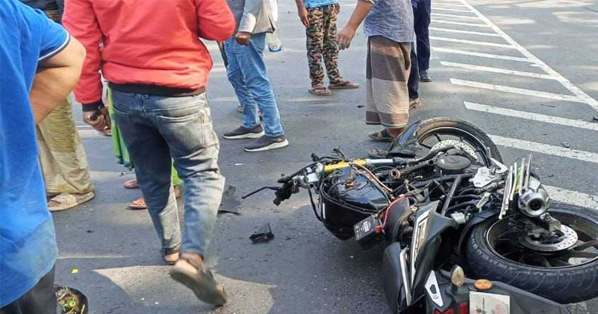 রংপুরের কাউনিয়ায় সড়ক দুর্ঘটনায় একই পরিবারের তিনজন নিহত
