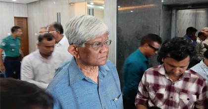 ব্যাংক থেকে বড় ঋণ করে বাজেট করবো না: অর্থ উপদেষ্টা