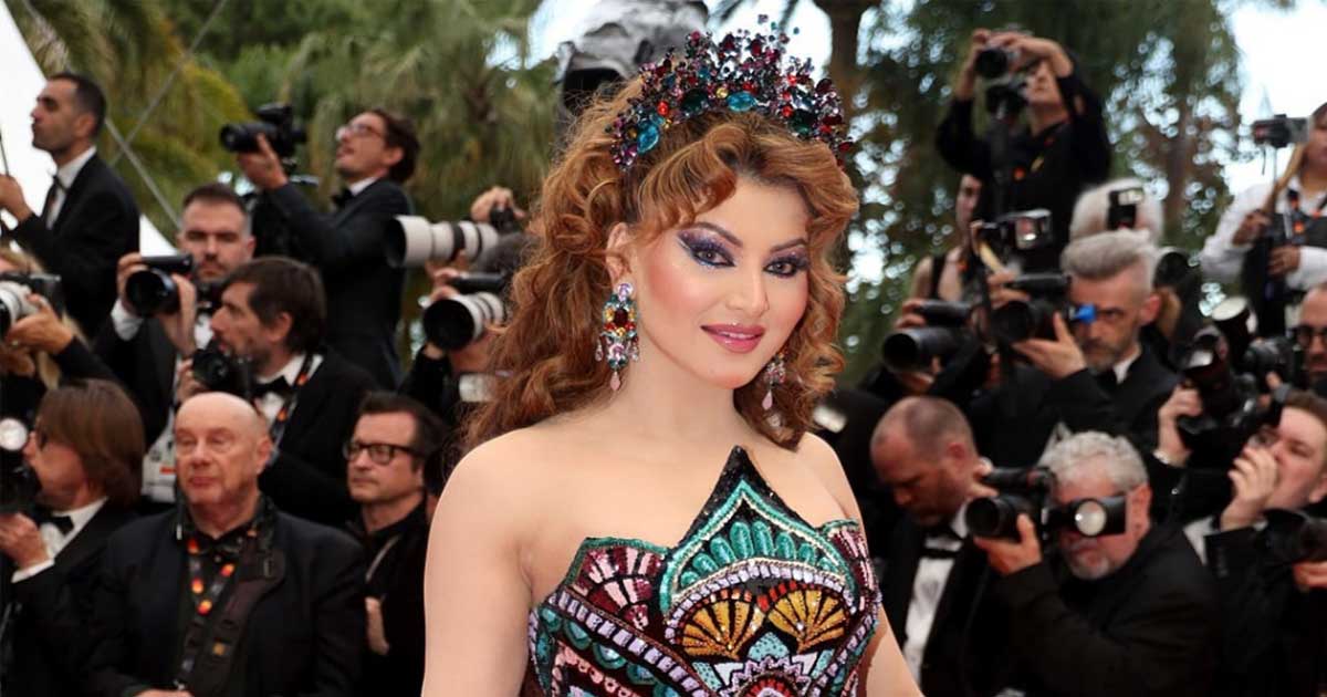 ‘জঘন্য সাজ’ বলে কটাক্ষ উর্বশী রাউতেলাকে  