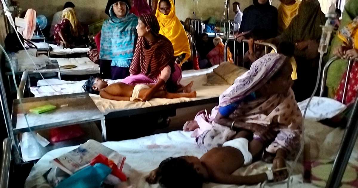 বাবার হাতে মায়ের মৃত্যু, হাসপাতালে কাতরাচ্ছে দুই শিশু 
