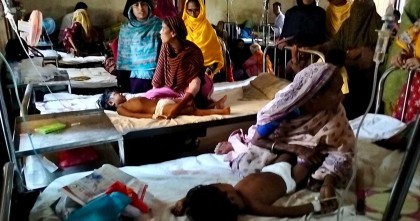 বাবার হাতে মায়ের মৃত্যু, হাসপাতালে কাতরাচ্ছে দুই শিশু 
