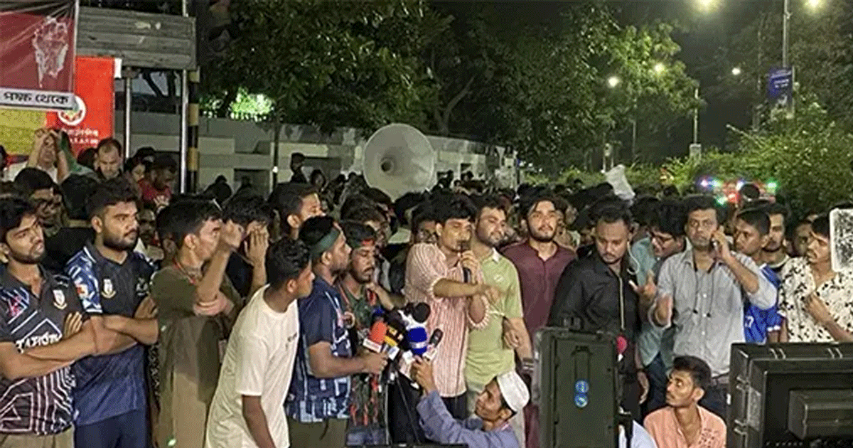 দাবি মেনে নেয়ায় জবি শিক্ষার্থীদের আন্দোলন স্থগিত