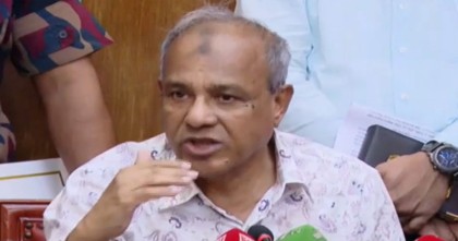 মামলা থাকায় নুসরাত ফারিয়াকে গ্রেফতার করা হয়েছে: স্বরাষ্ট্র উপদেষ্টা