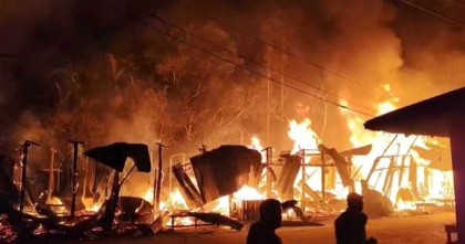 রাঙ্গামাটিতে ভয়াবহ অগ্নিকাণ্ডে পুড়ে ছাই ৩০ দোকান