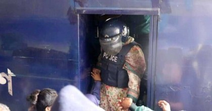 মানিকগঞ্জ আদালতে সাবেক এমপি মমতাজ 
