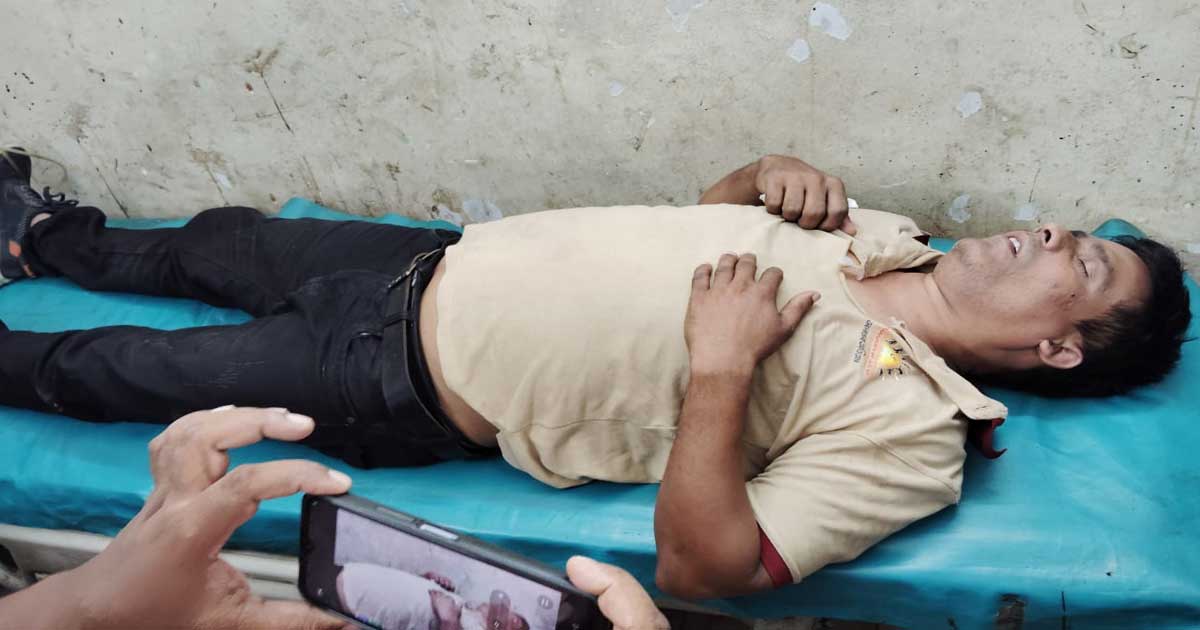 সিংগাইরে অবৈধভাবে কৃষি জমির মাটি কাটার প্রতিবাদ করায় যুবকের ওপর হামলা