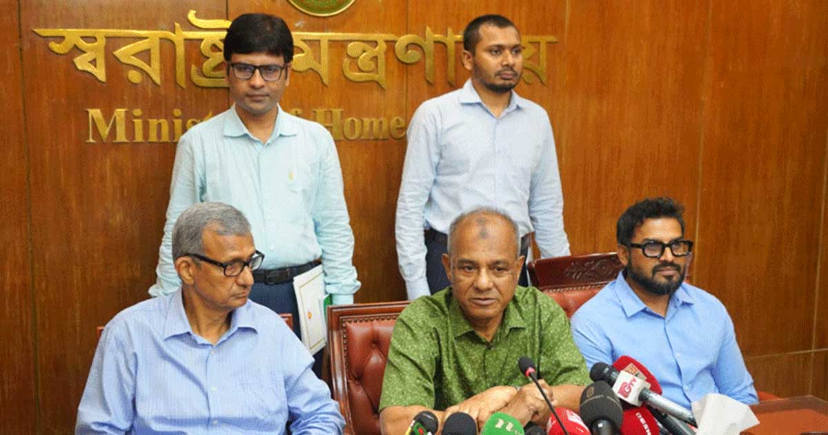 কোরবানির বর্জ্য ১২ ঘণ্টার মধ্যে অপসারণ করা হবে : স্বরাষ্ট্র উপদেষ্টা