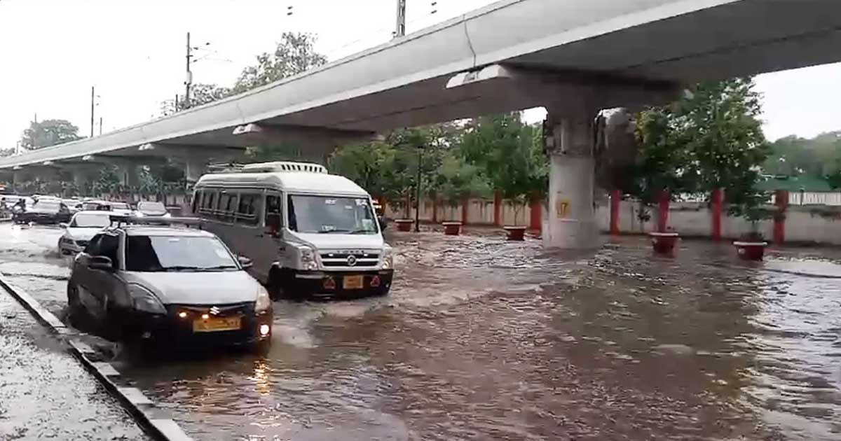 রাতভর বৃষ্টিতে দিল্লিতে ব্যাপক দুর্ভোগ-জলাবদ্ধতা